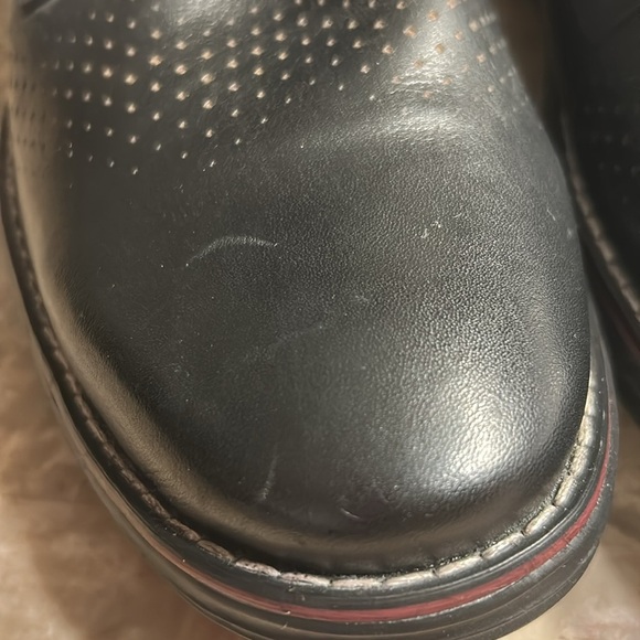 PEGADA black leather slip on oxford shoes. Elastic laces and material to slip on - Picture 13 of 13